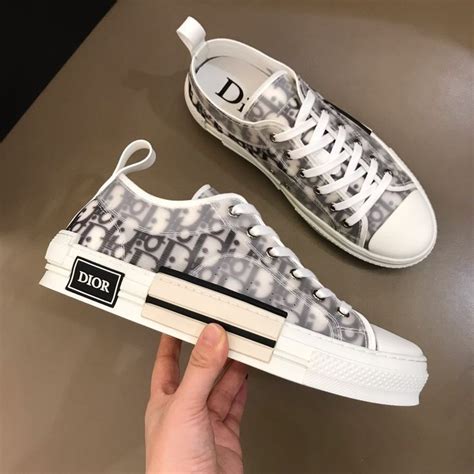 false dior shoes.